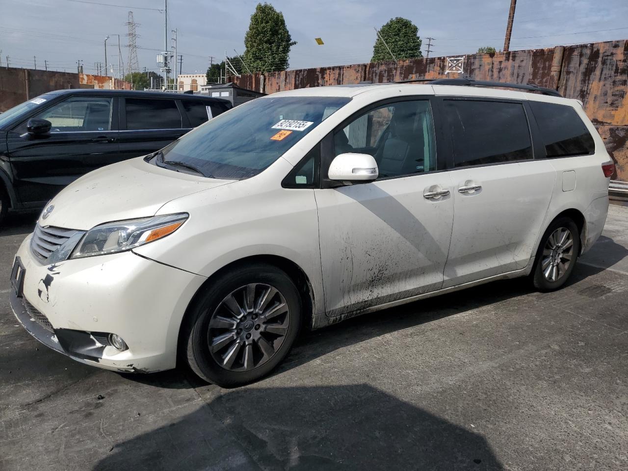 2016 TOYOTA SIENNA