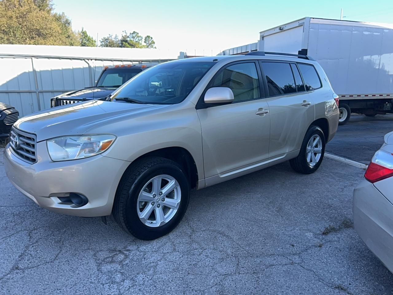 2010 TOYOTA HIGHLANDER