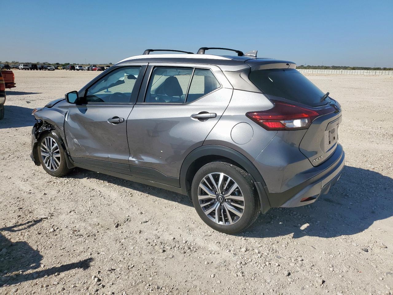 2024 NISSAN KICKS