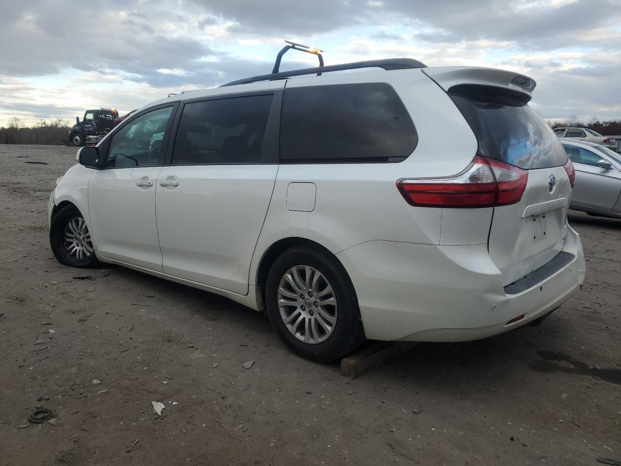 2016 TOYOTA SIENNA