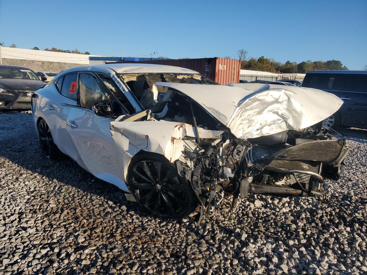 2016 NISSAN Maxima