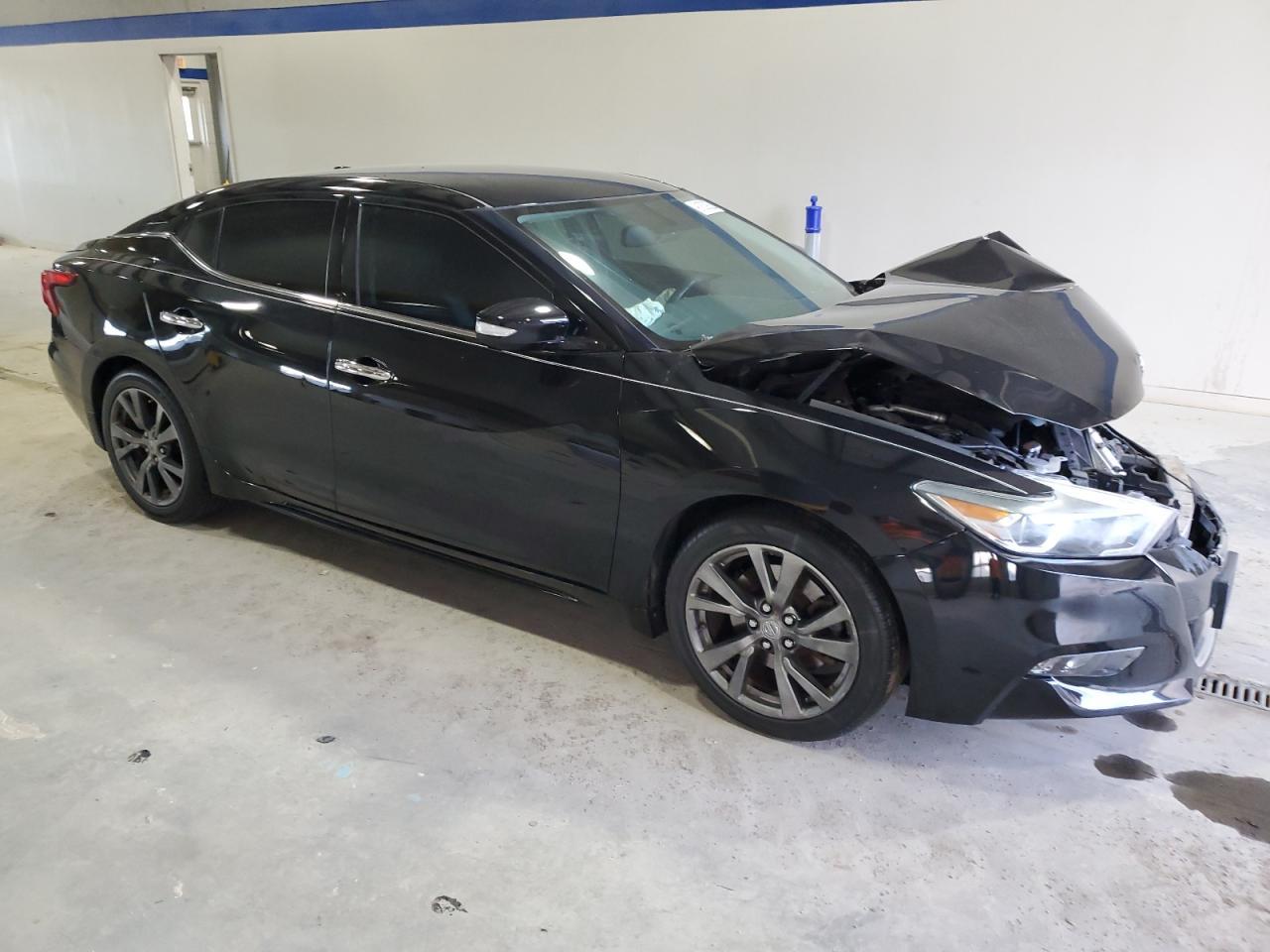 2016 NISSAN Maxima