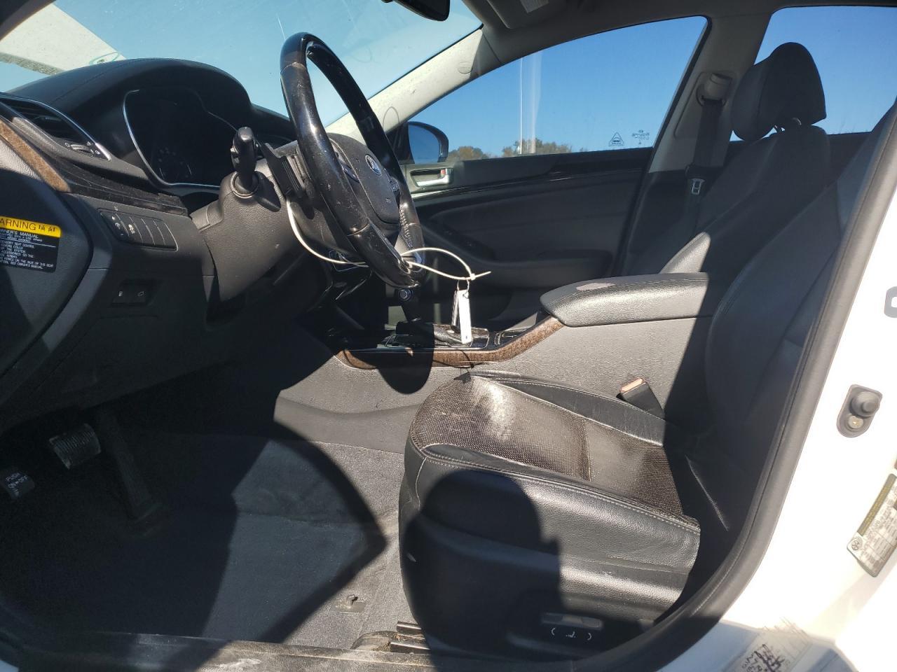 2014 KIA Cadenza