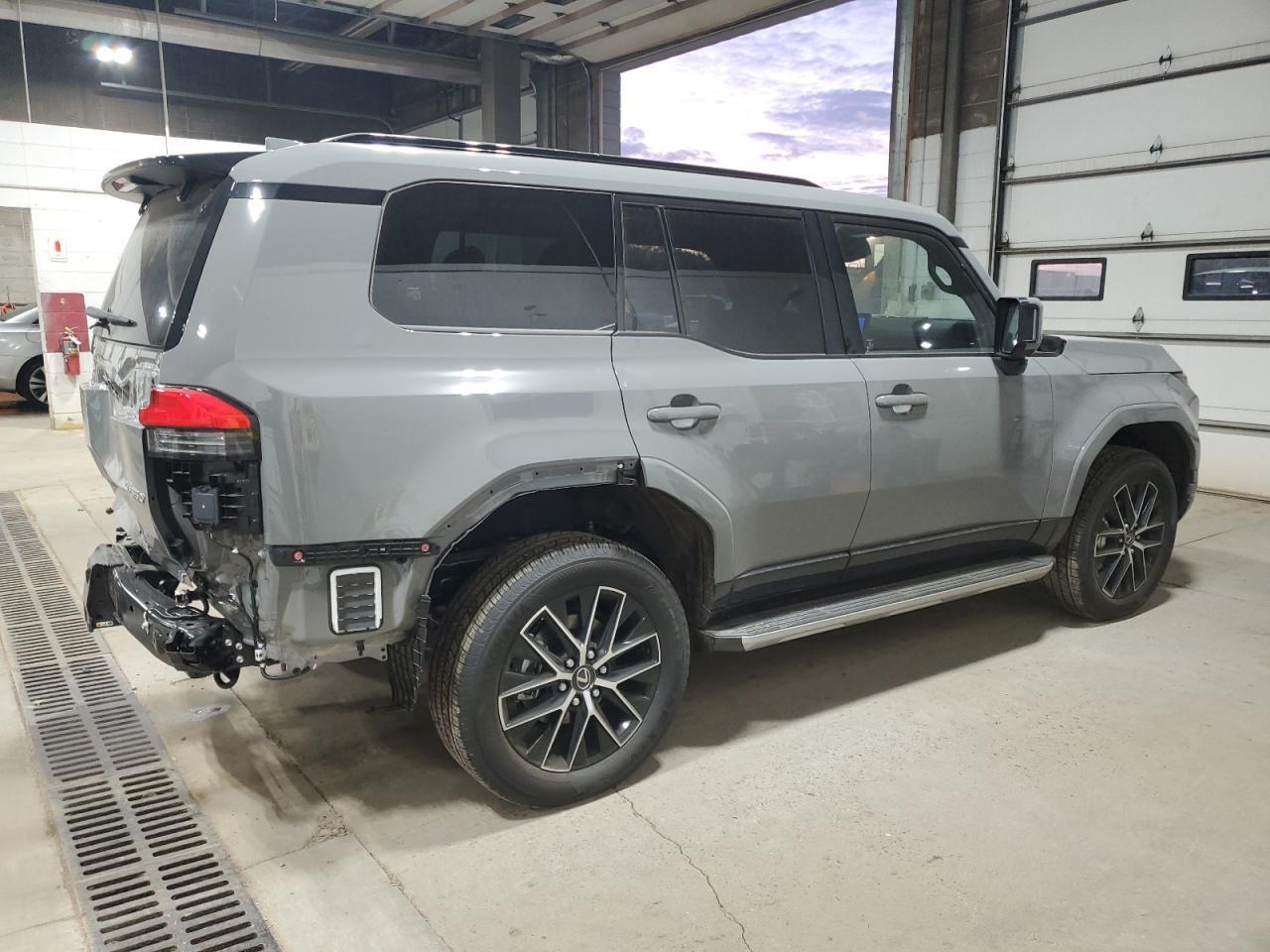 2025 LEXUS GX 550