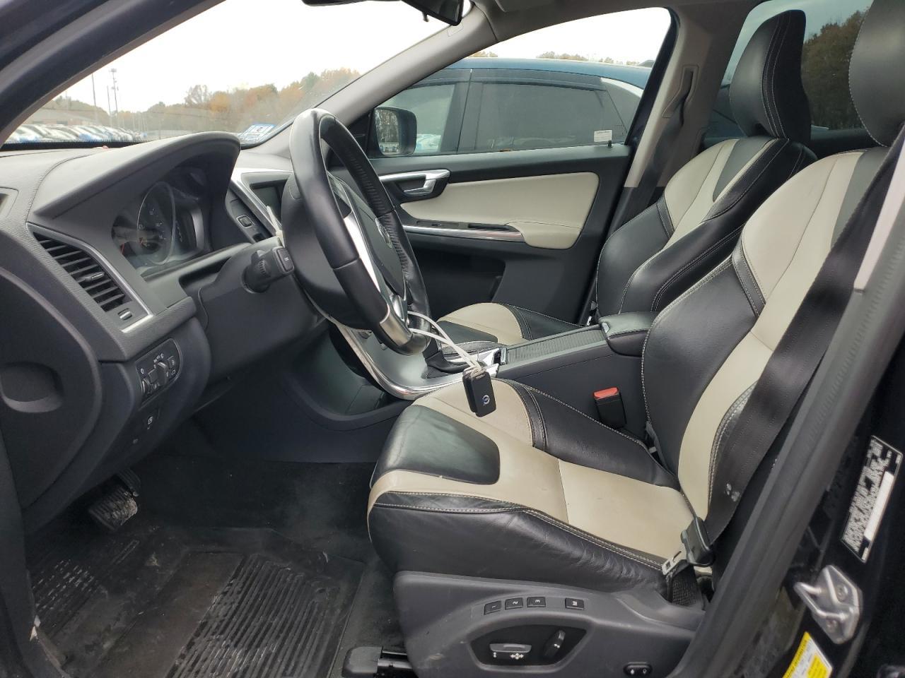 2017 VOLVO XC60
