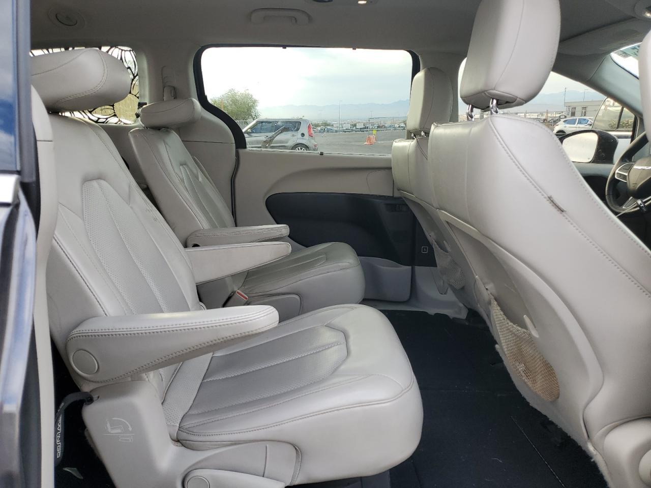 2021 CHRYSLER Voyager