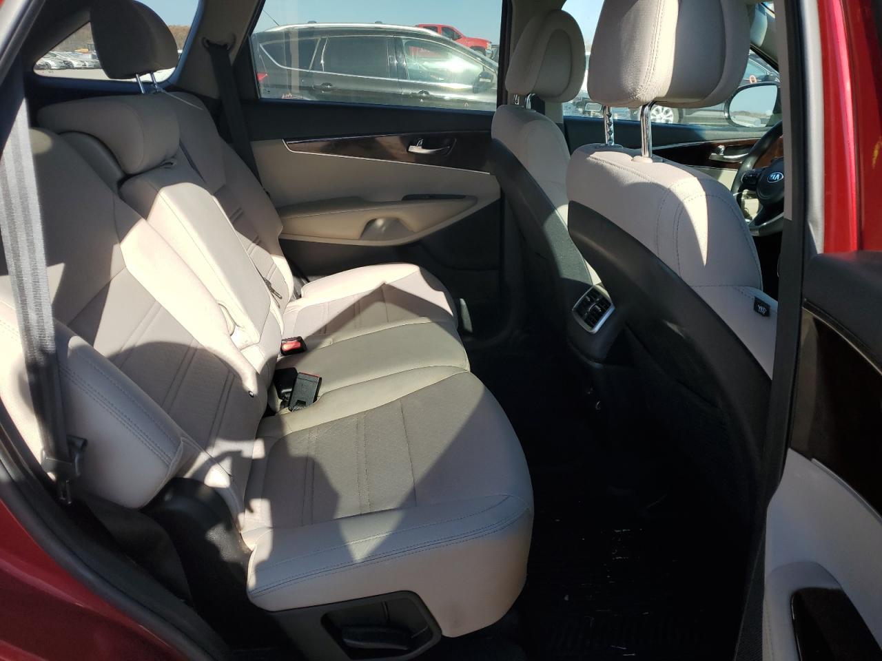 2016 KIA SORENTO