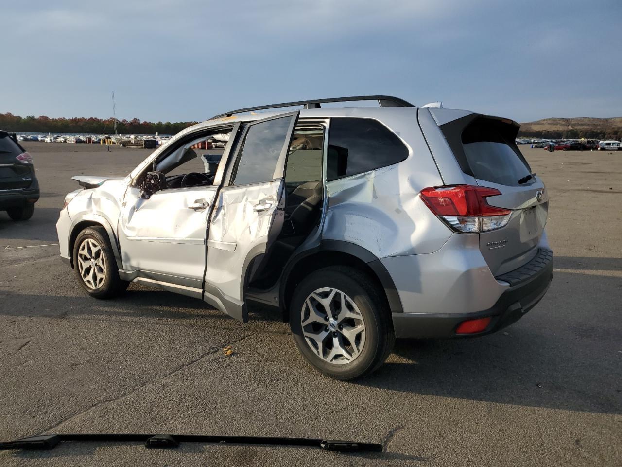 2021 SUBARU FORESTER