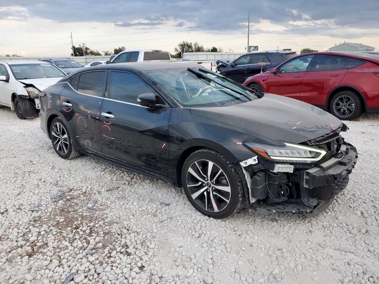 2023 NISSAN Maxima