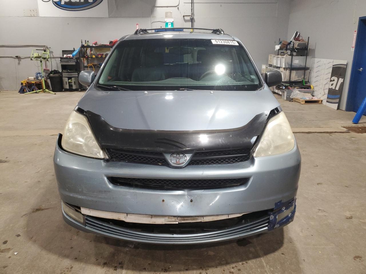 2004 TOYOTA SIENNA