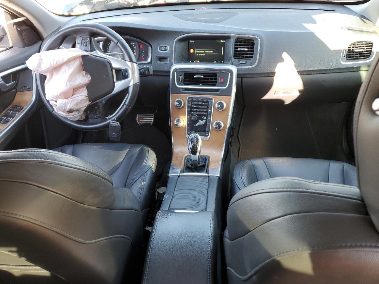 2016 VOLVO S60