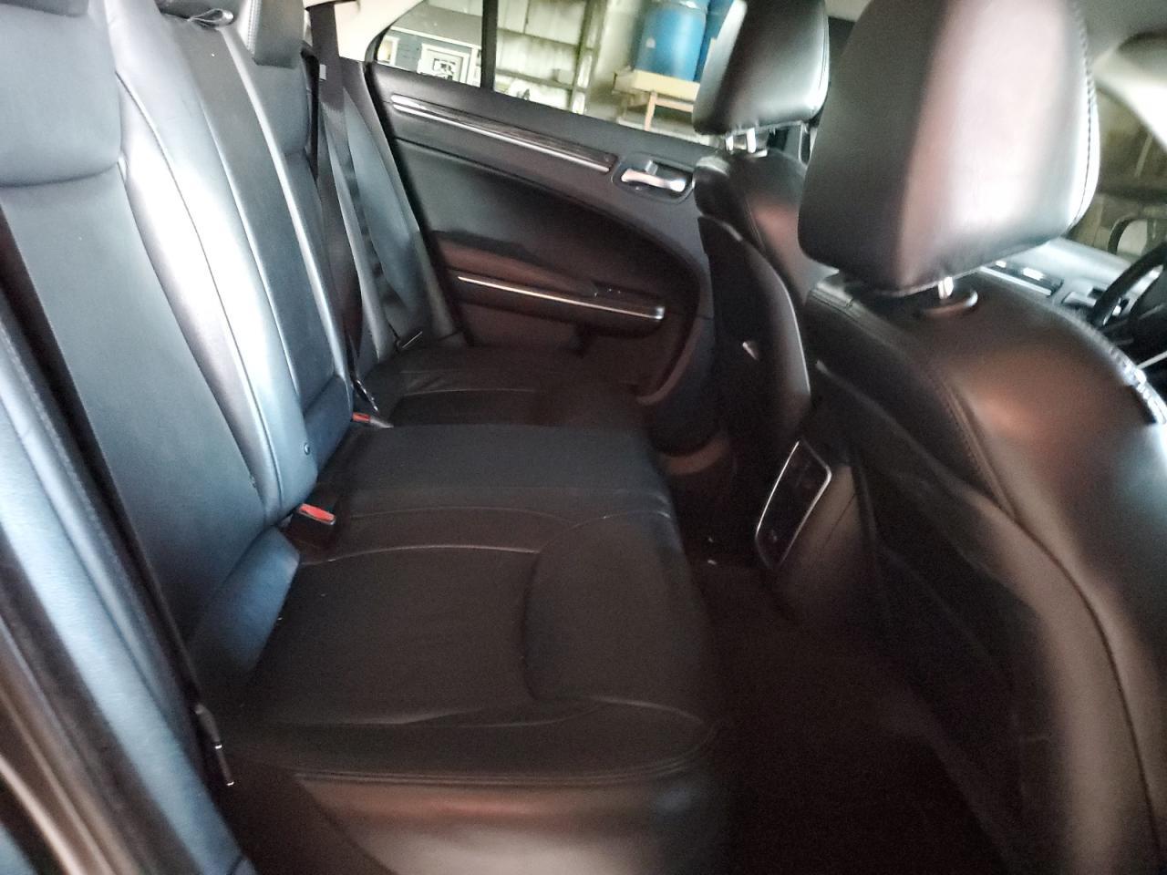 2016 CHRYSLER 300