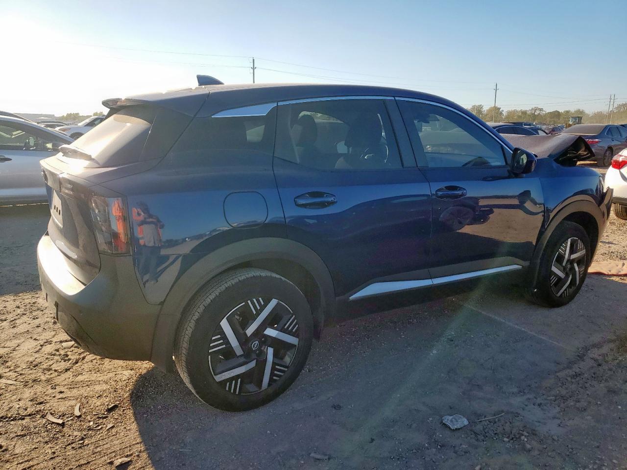 2025 NISSAN KICKS