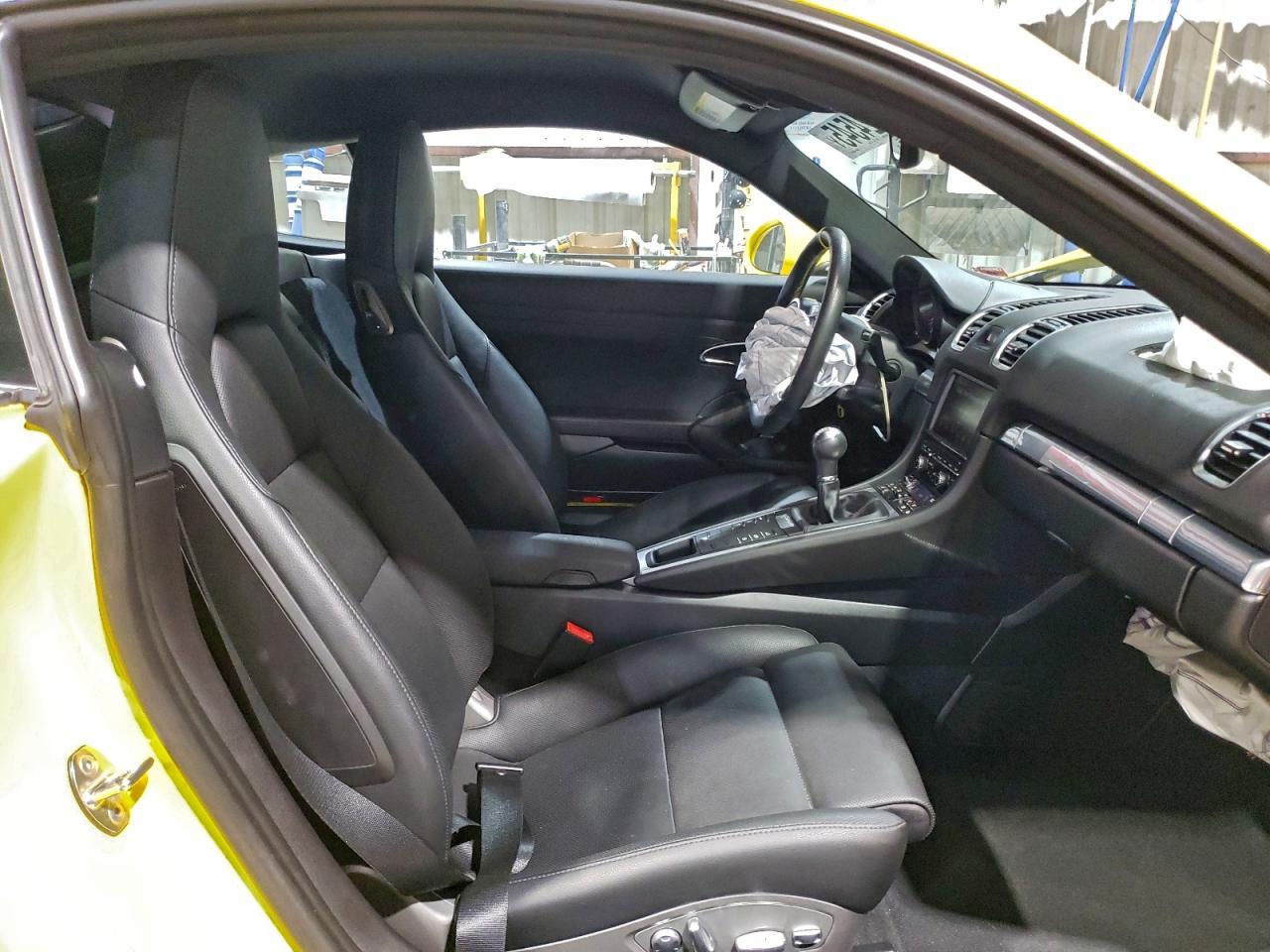 2016 PORSCHE Cayman