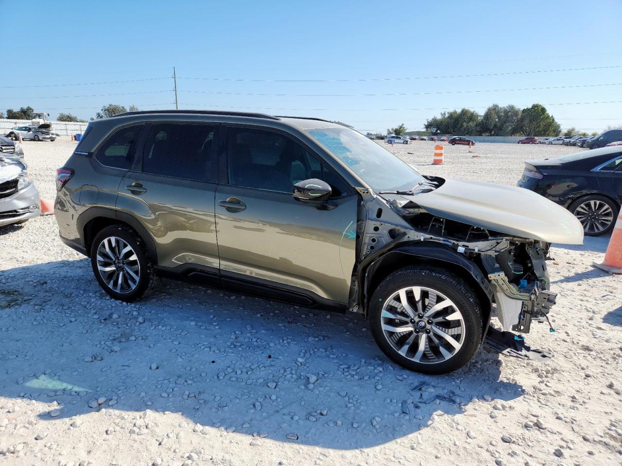 2025 SUBARU FORESTER