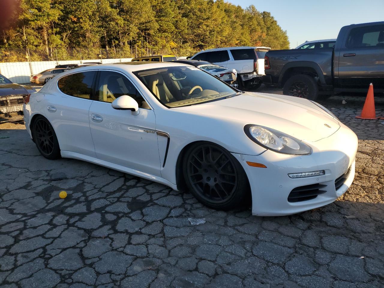 2014 PORSCHE Panamera