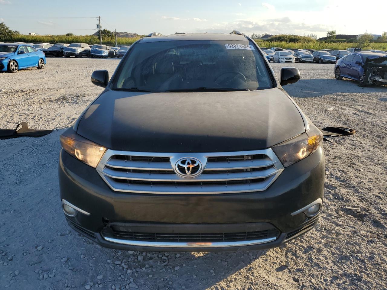 2011 TOYOTA HIGHLANDER