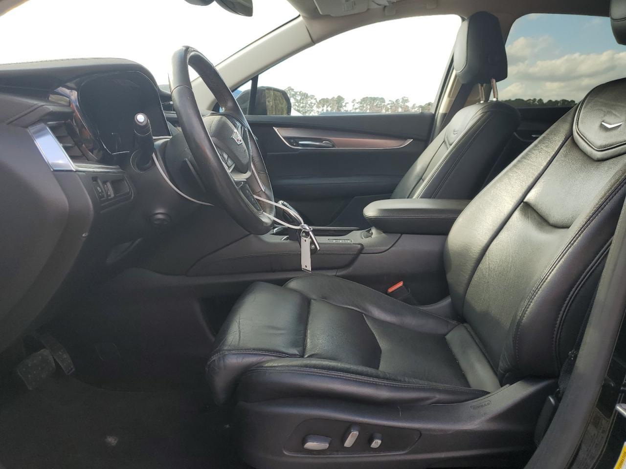 2017 CADILLAC XT5