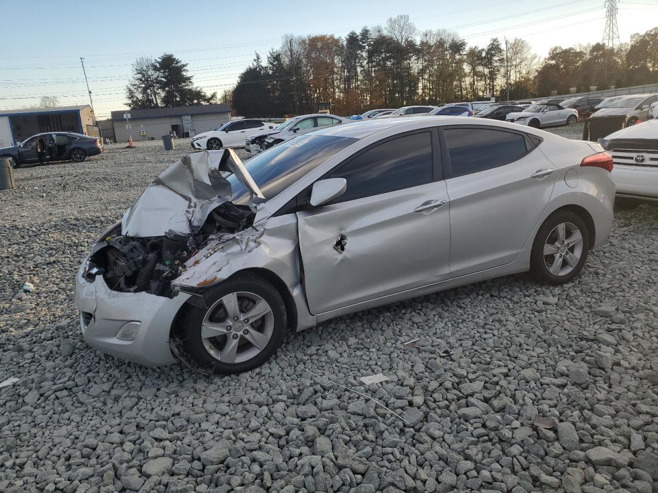 2012 HYUNDAI ELANTRA