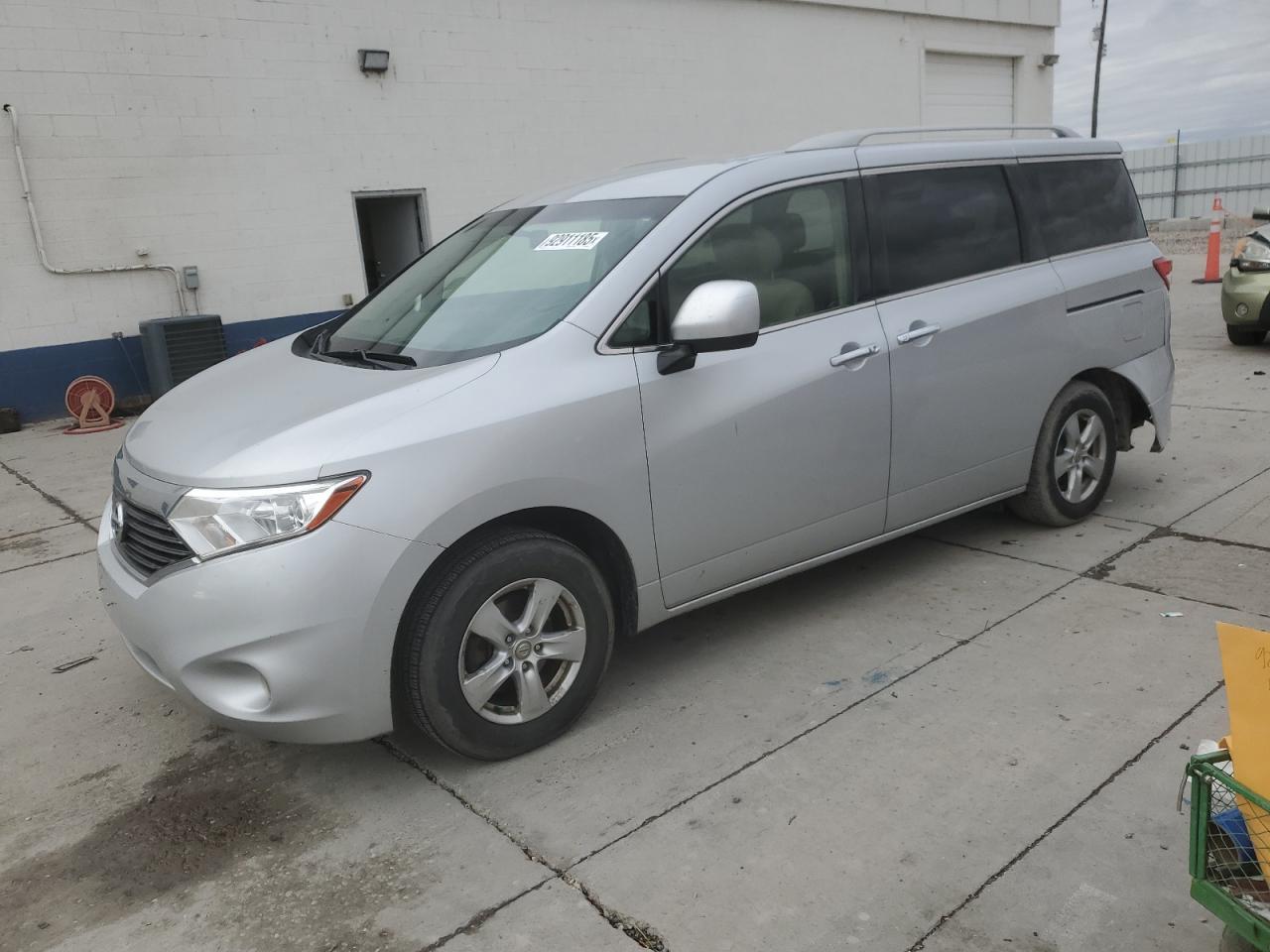 2017 NISSAN Quest
