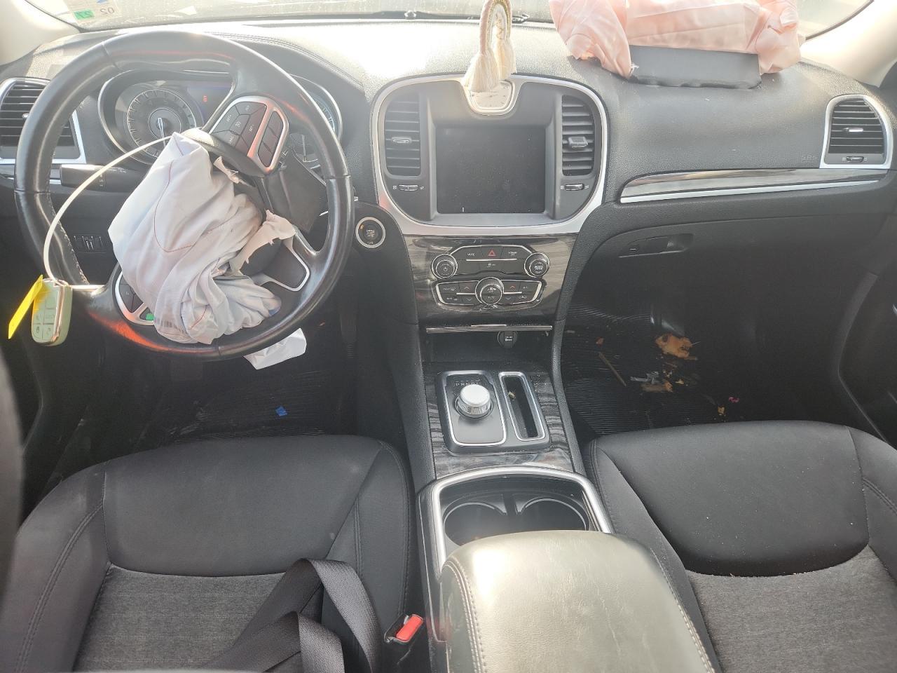 2019 CHRYSLER 300