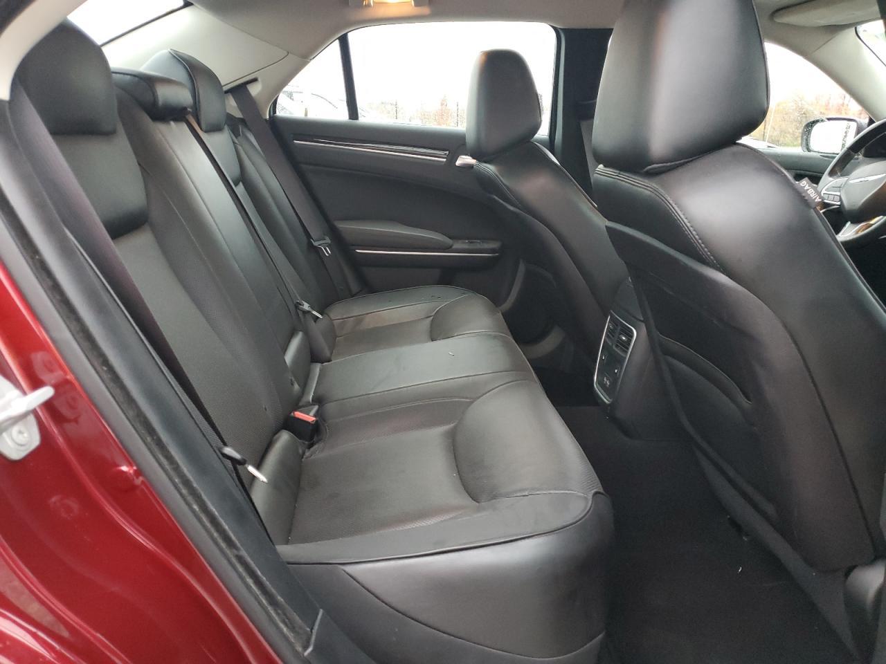 2019 CHRYSLER 300