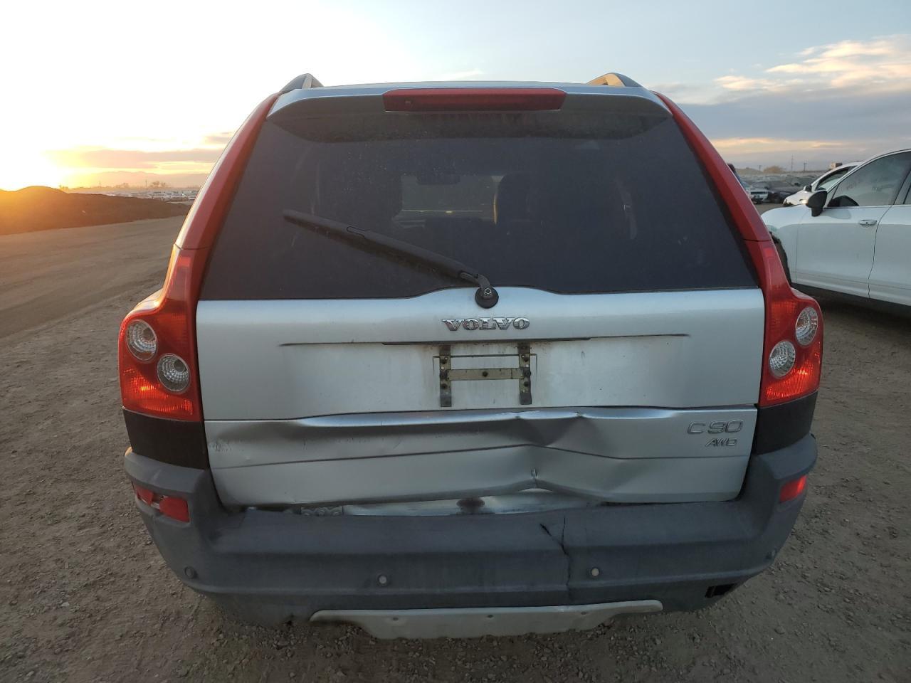 2004 VOLVO XC90