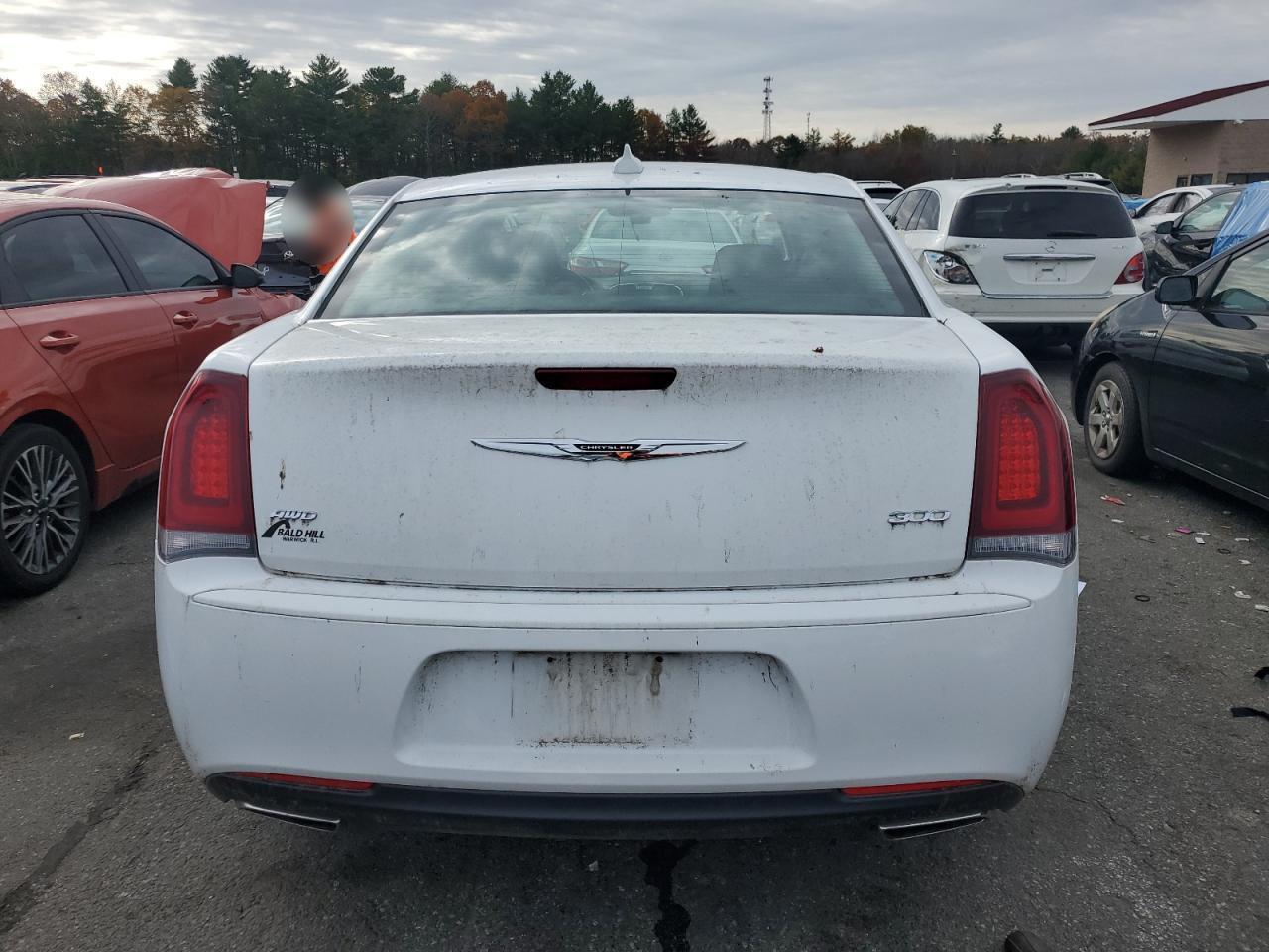 2019 CHRYSLER 300