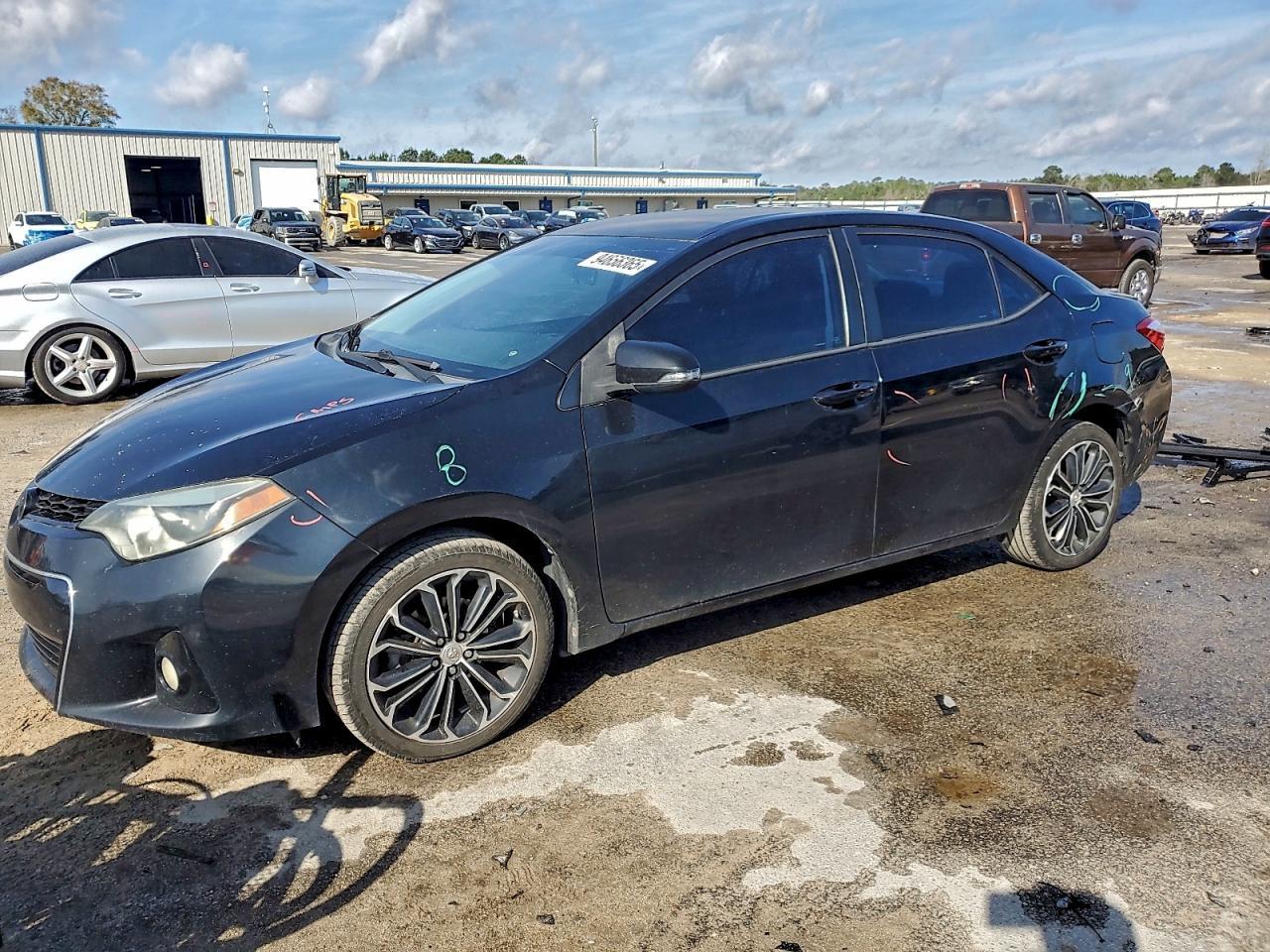 2015 TOYOTA COROLLA