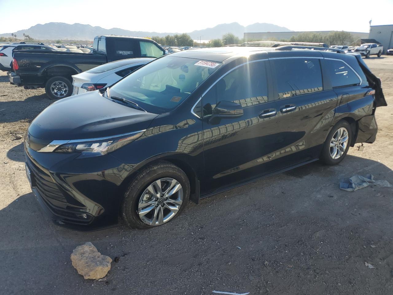 2025 TOYOTA SIENNA