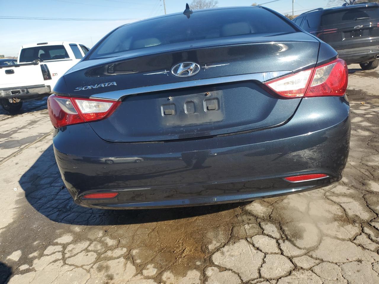 2011 HYUNDAI SONATA