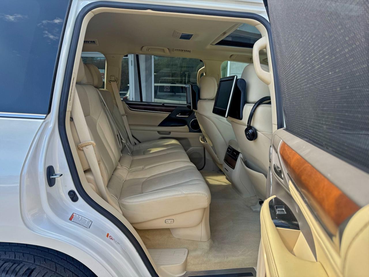 2016 LEXUS LX 570