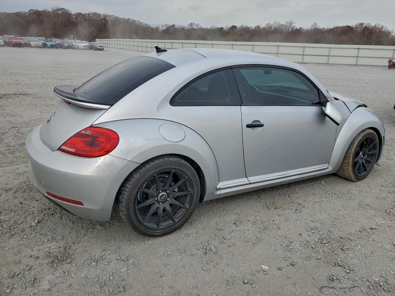 2015 VOLKSWAGEN Beetle