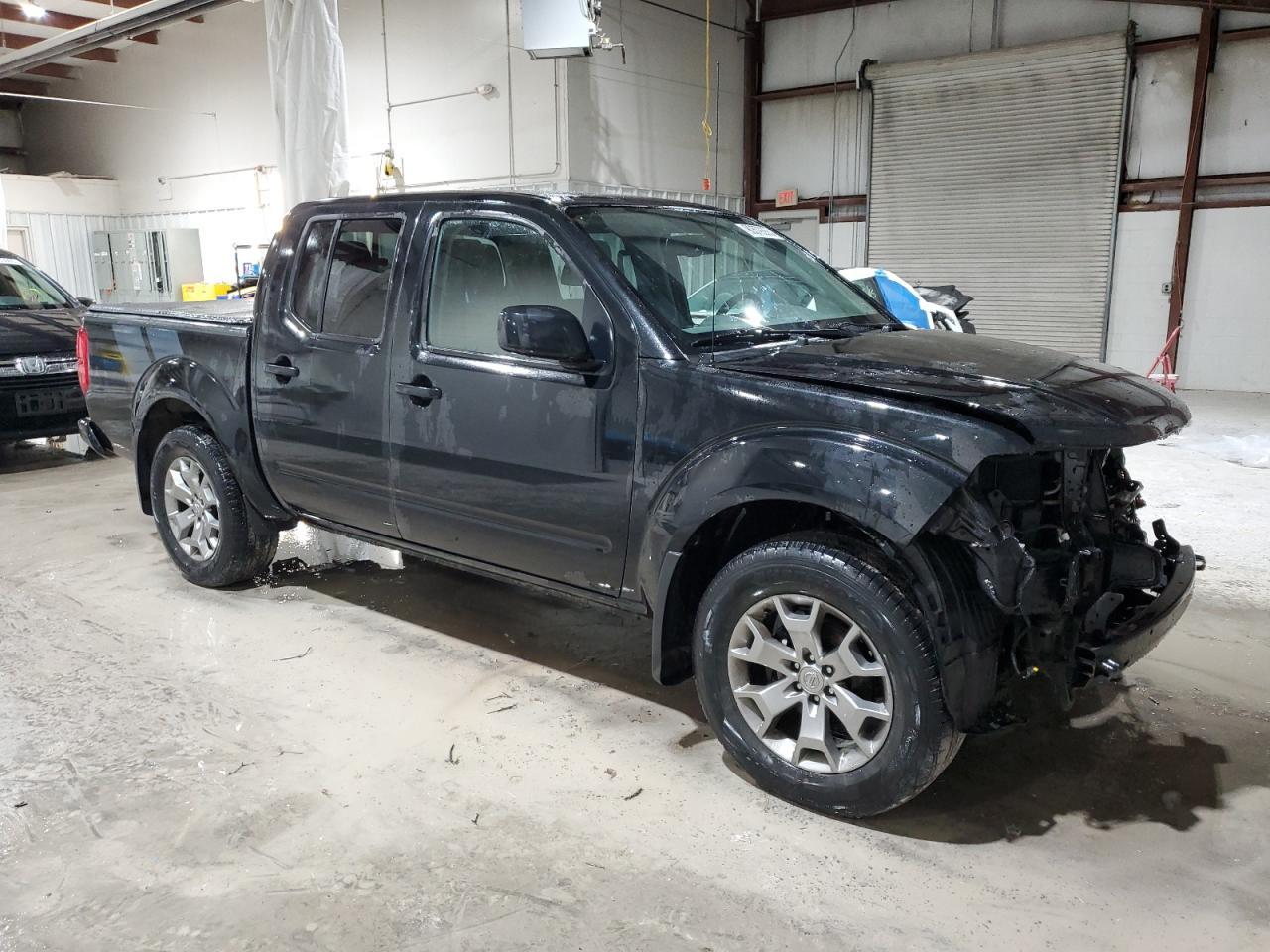 2021 NISSAN Frontier