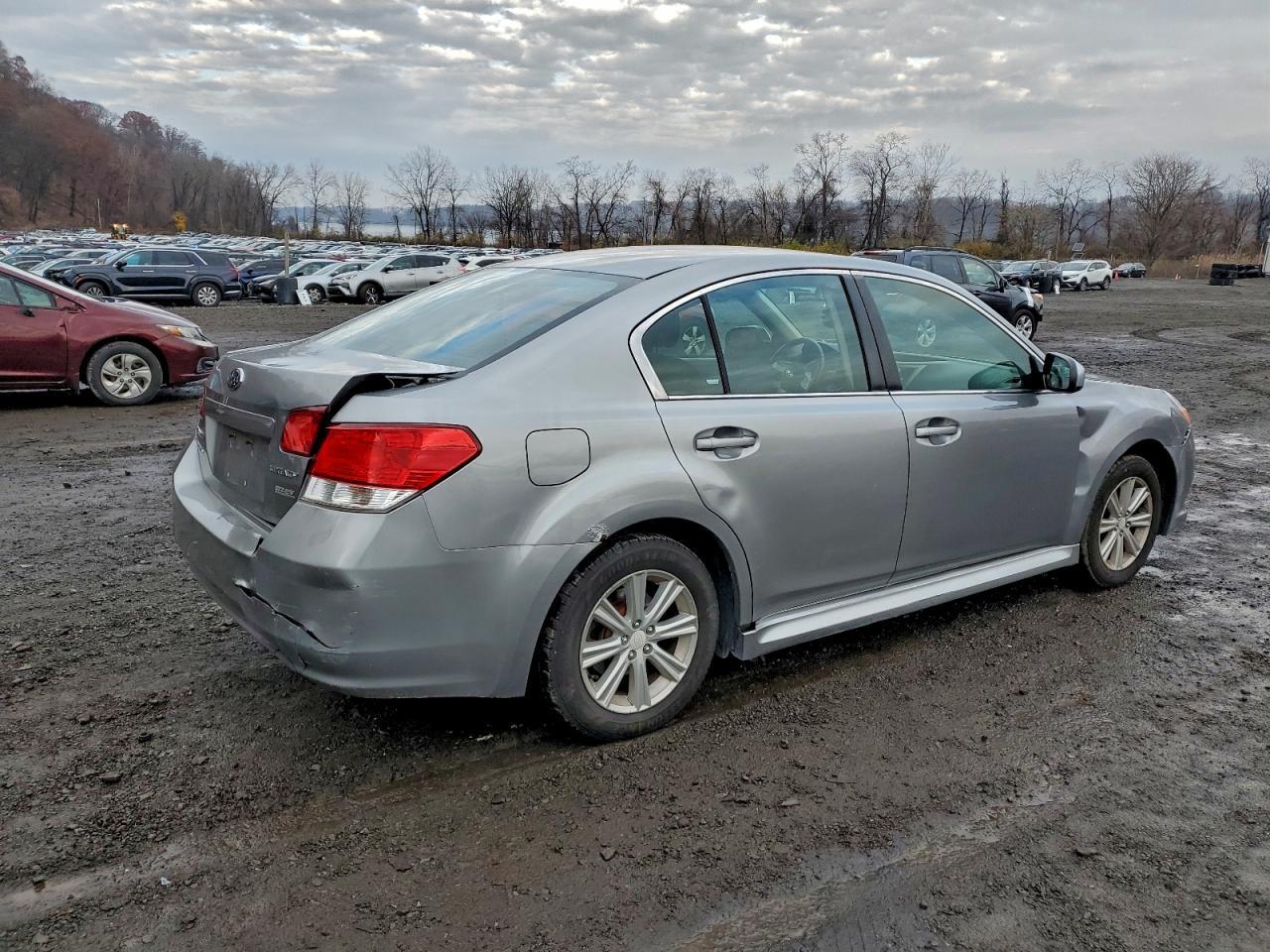 2010 SUBARU Legacy