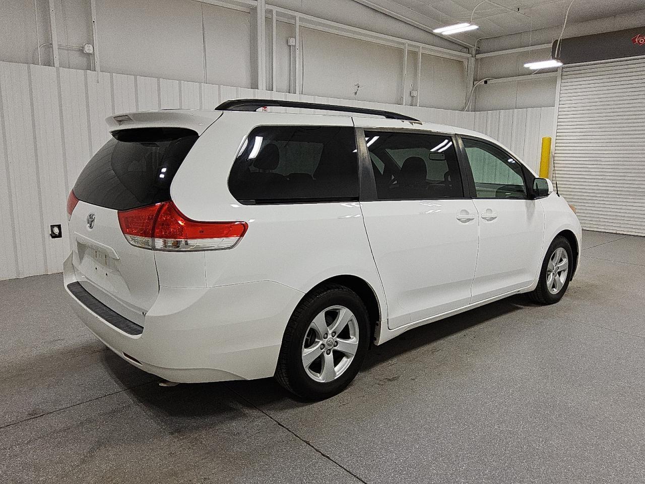 2014 TOYOTA SIENNA