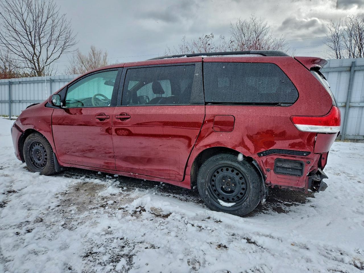 2012 TOYOTA SIENNA