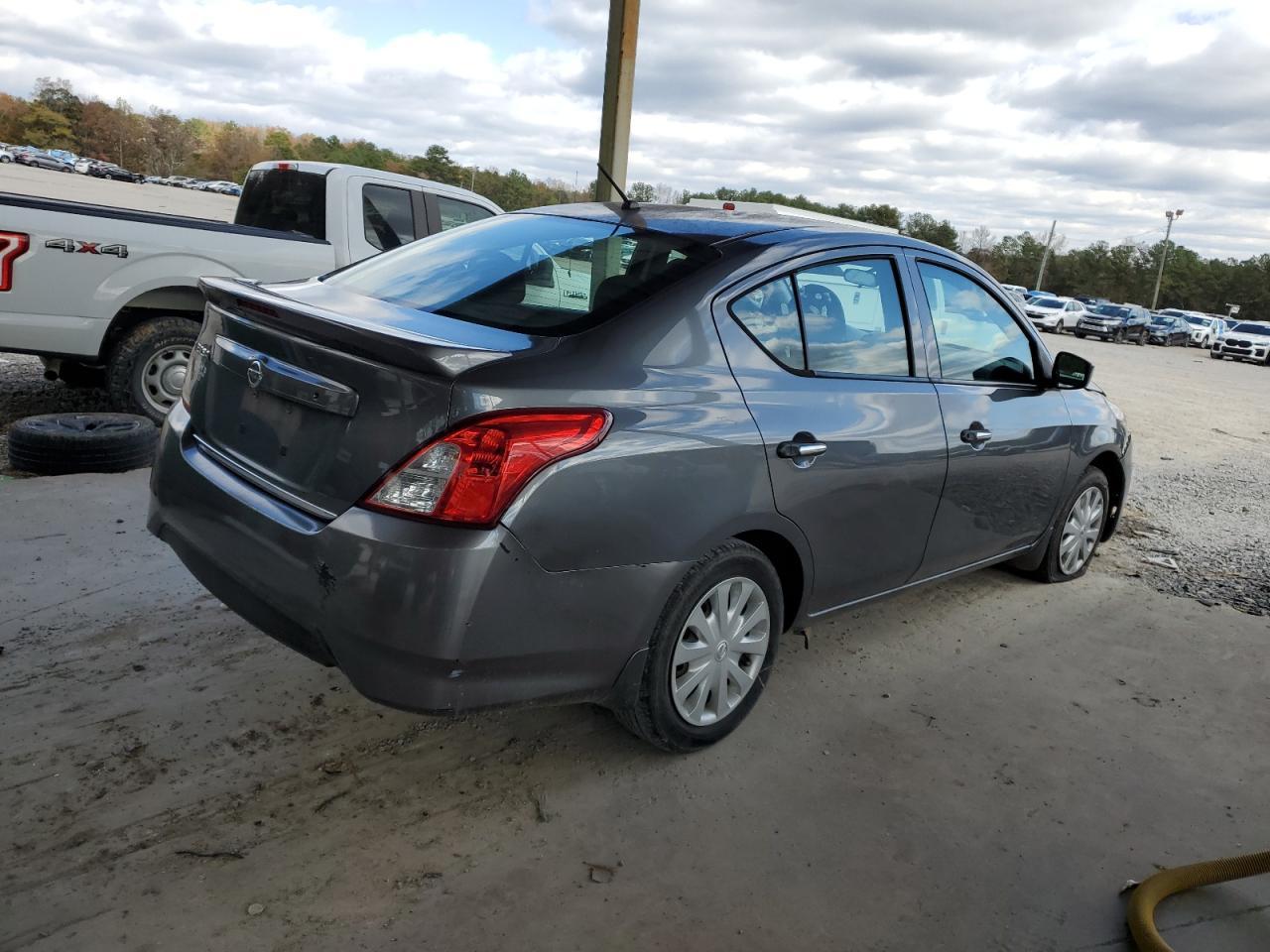 2018 NISSAN VERSA