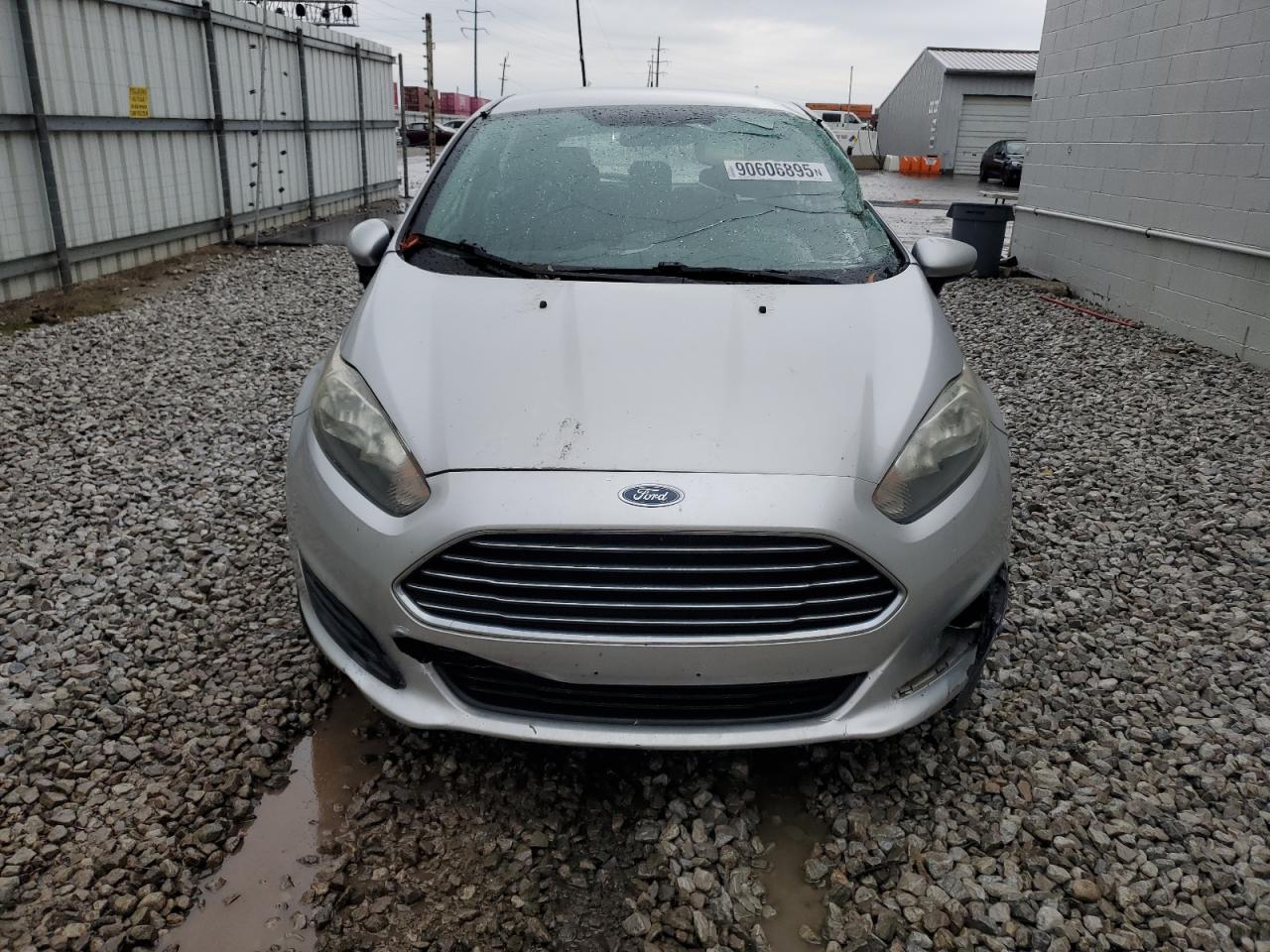 2016 FORD Fiesta