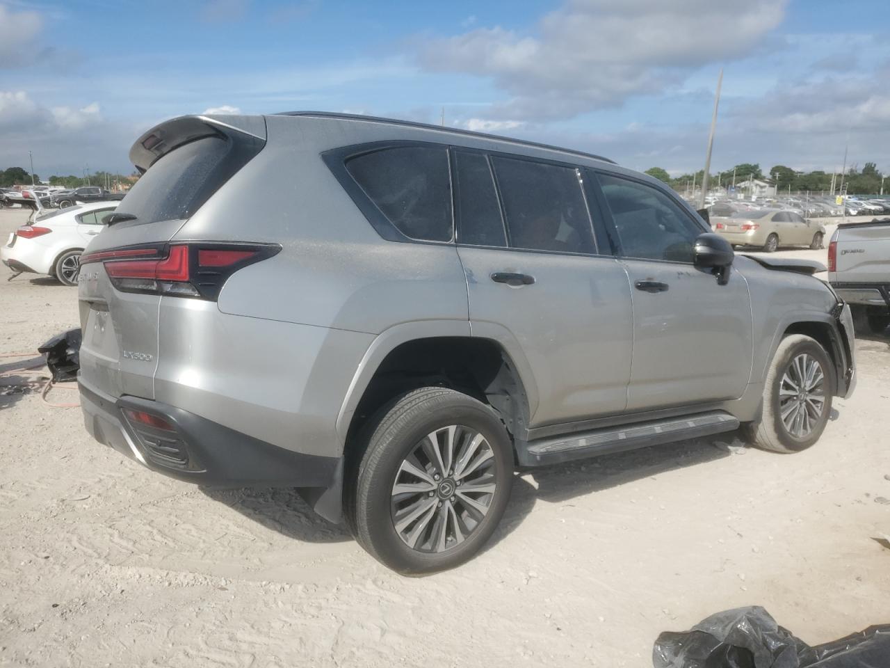 2023 LEXUS LX 600