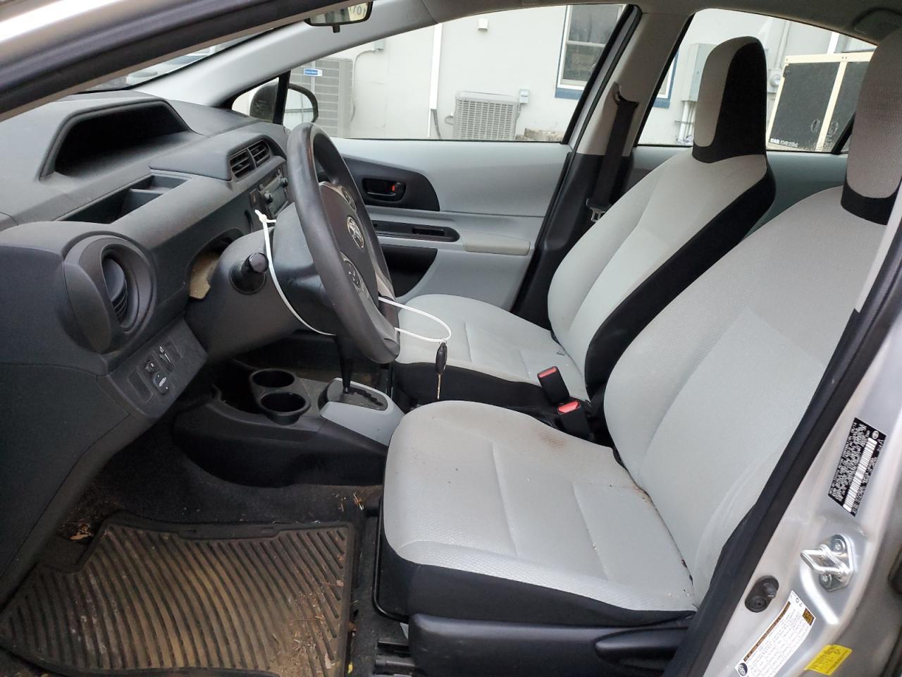 2014 TOYOTA Prius c