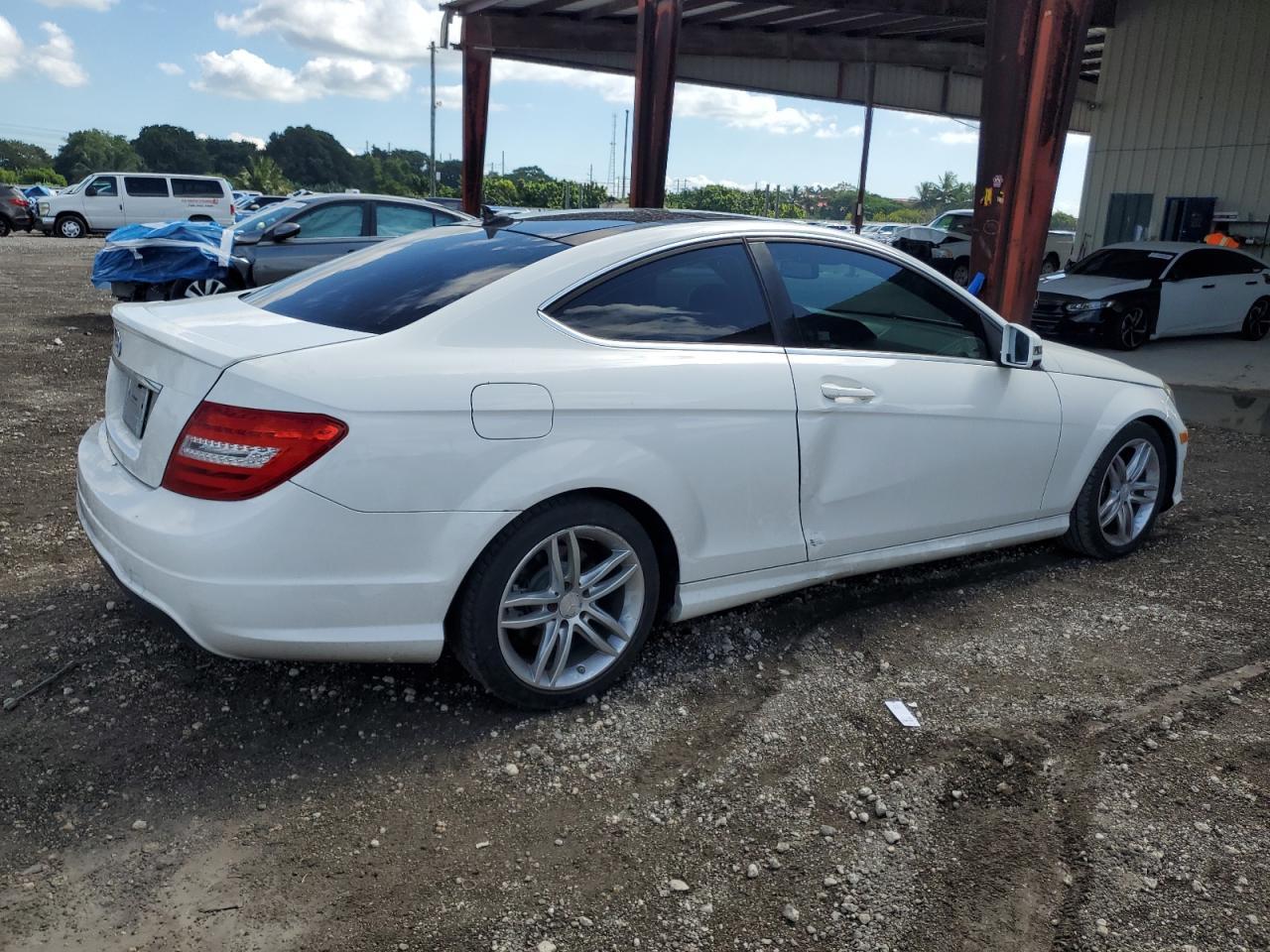 2015 MERCEDES-BENZ C-CLASS