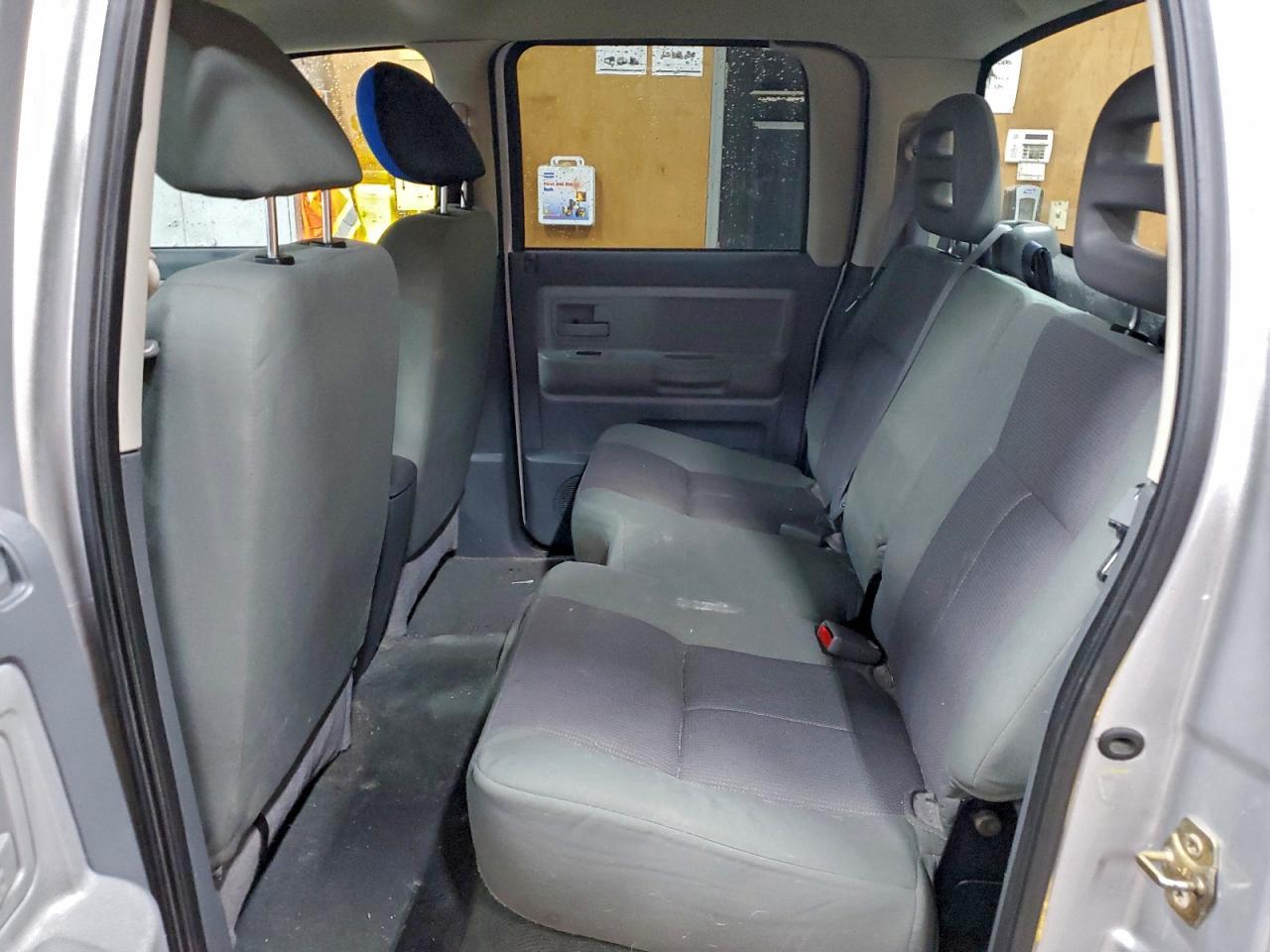 2005 DODGE Dakota