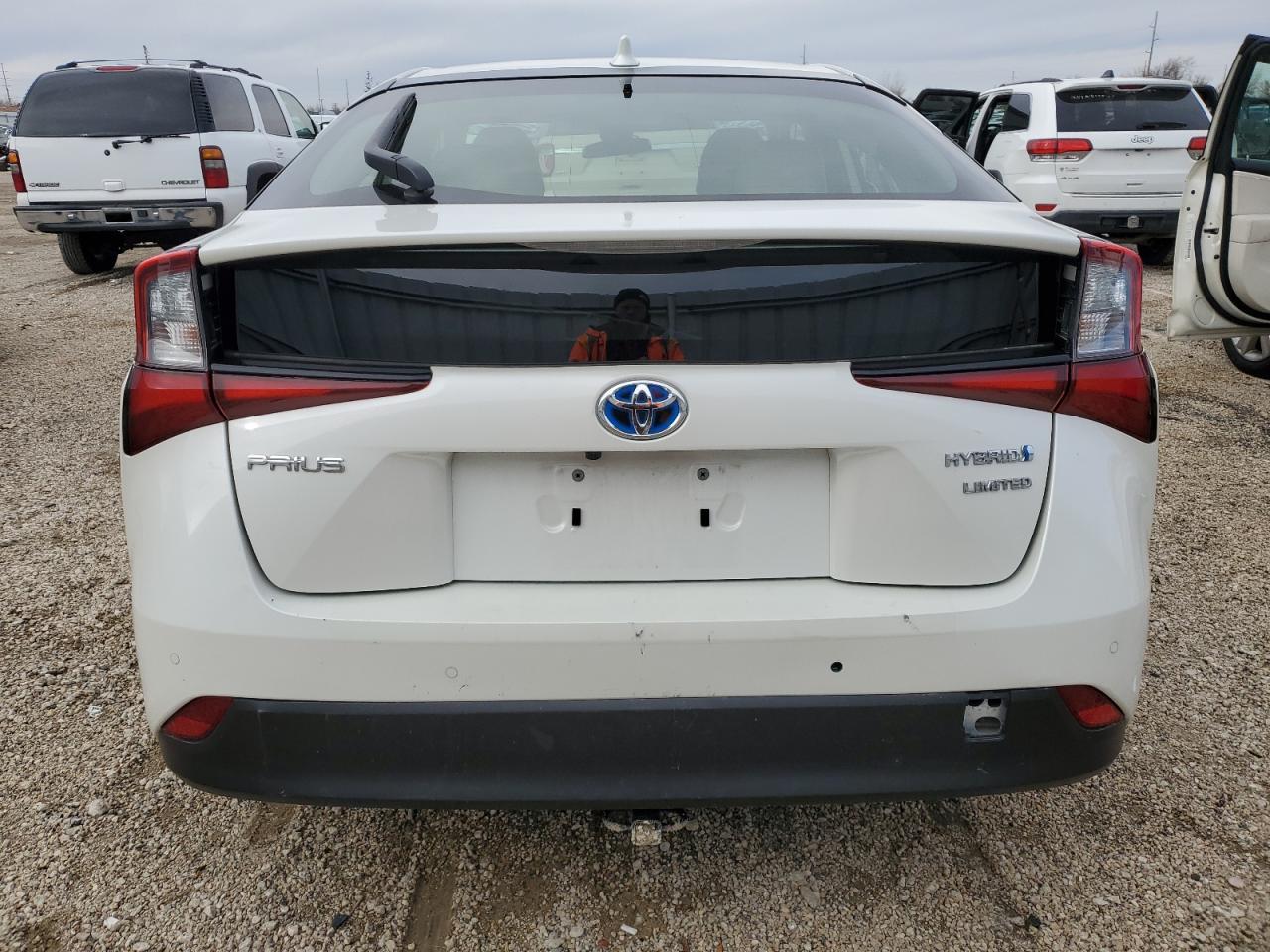 2019 TOYOTA PRIUS