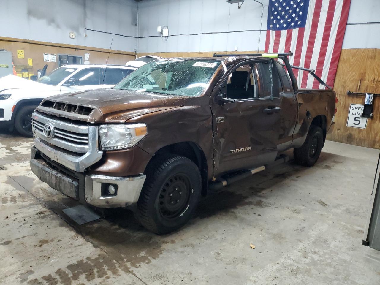 2017 TOYOTA TUNDRA