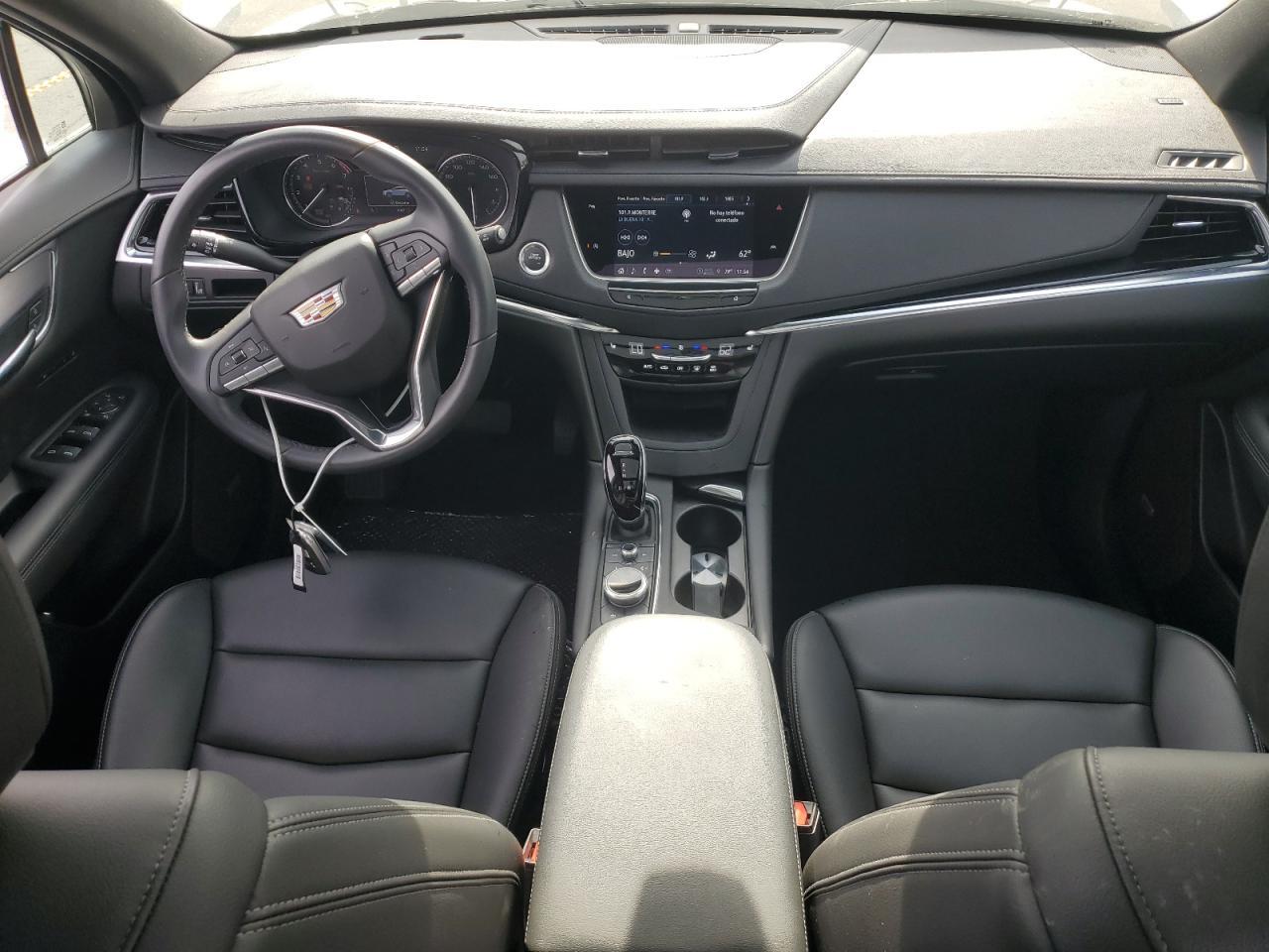 2025 CADILLAC XT6
