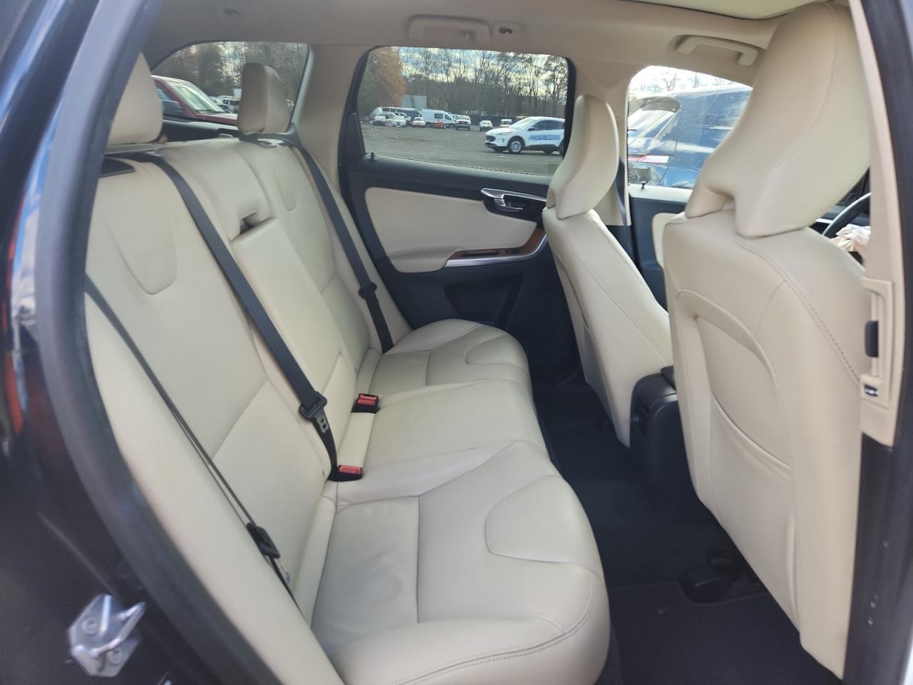 2017 VOLVO XC60