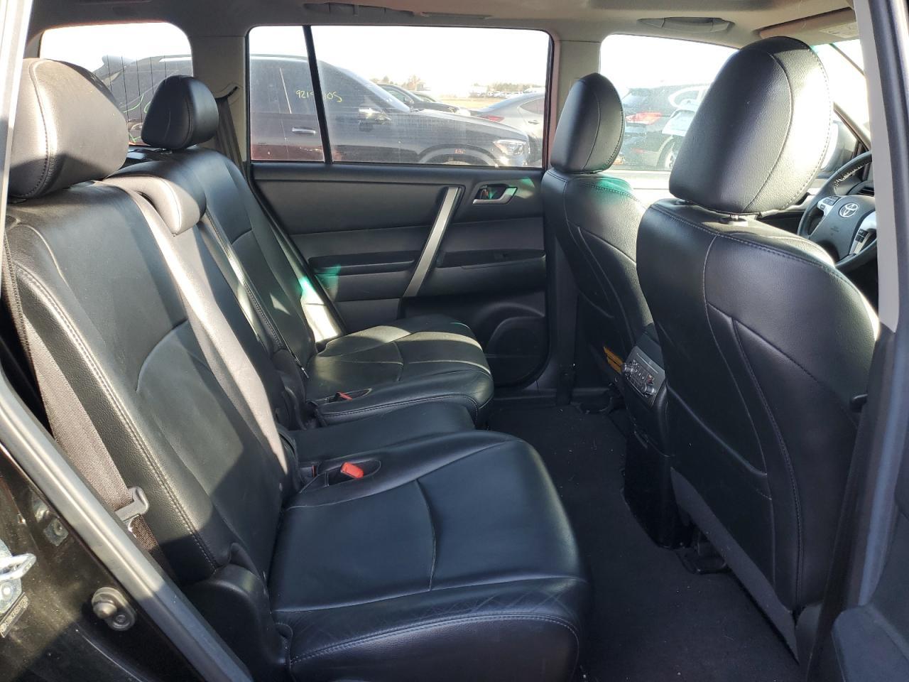 2013 TOYOTA HIGHLANDER