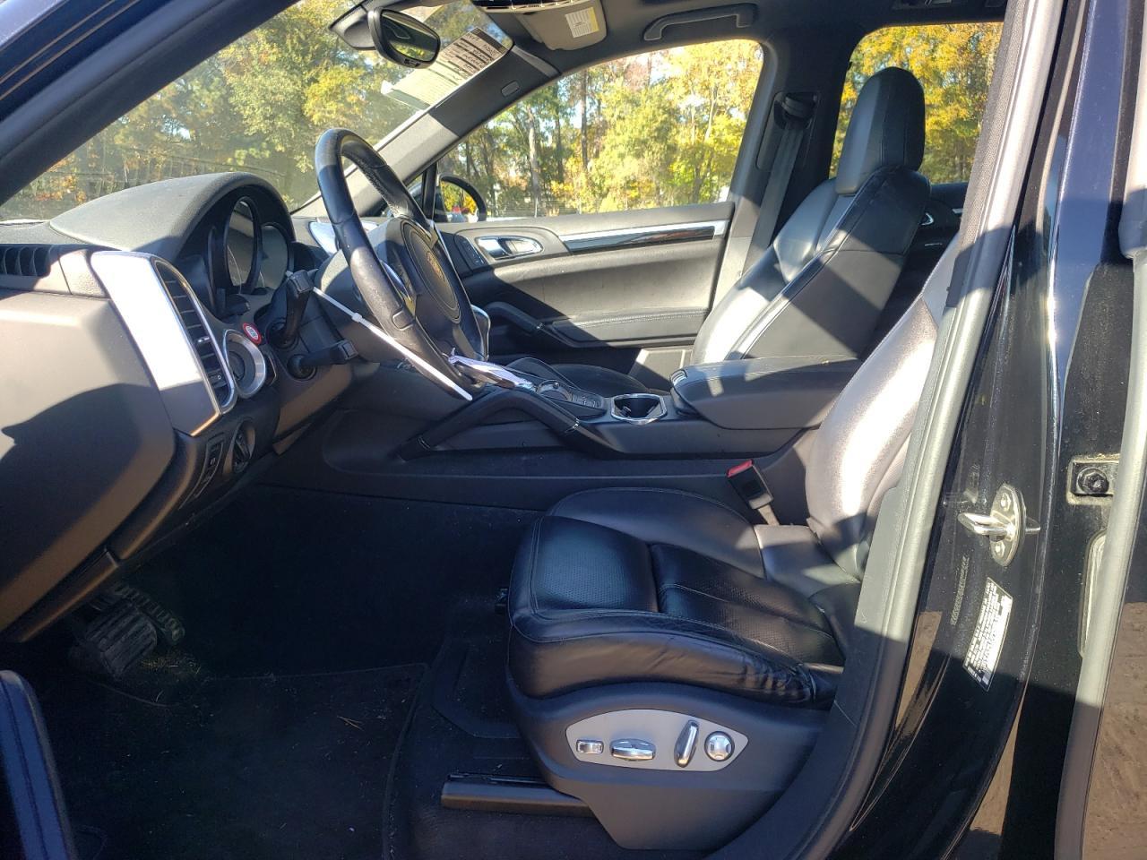 2012 PORSCHE CAYENNE