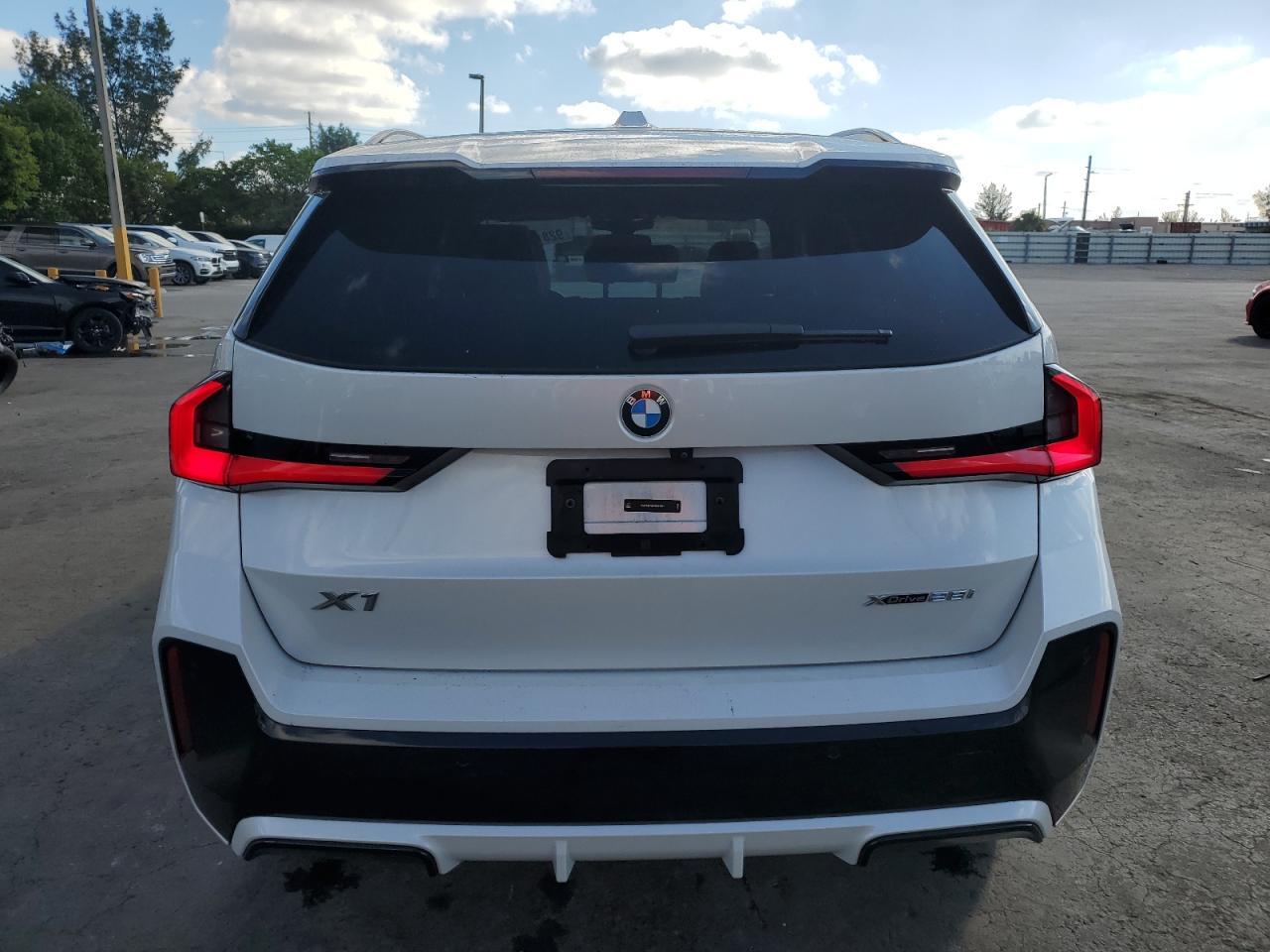 2023 BMW X1